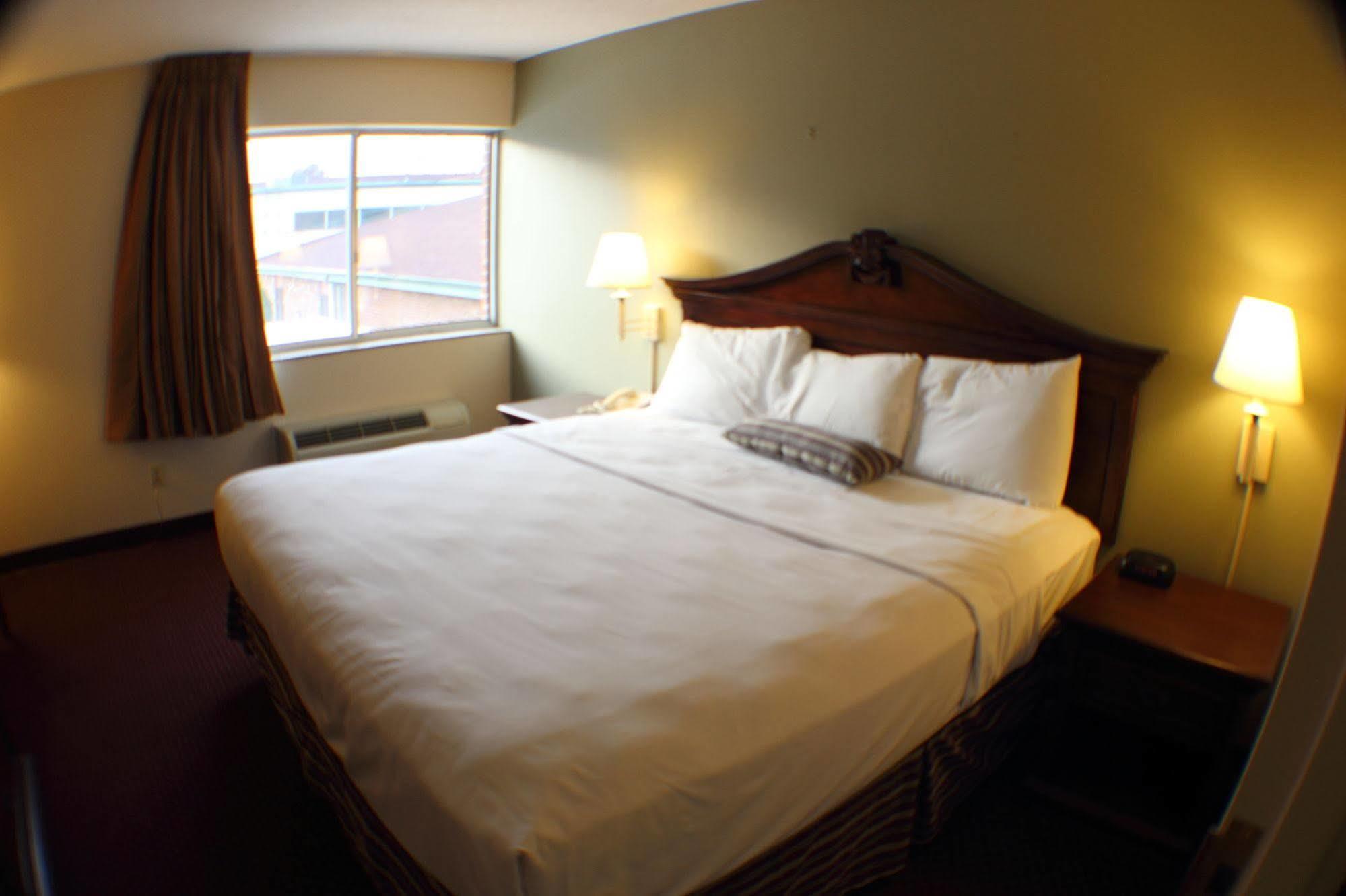 The Garden Inn Elkhart Extérieur photo